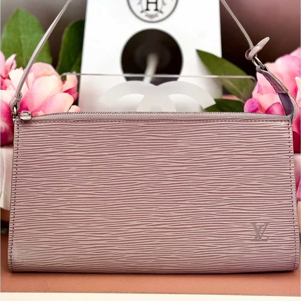 Louis Vuitton Lilac Epi Pochette - Picture 1 of 12